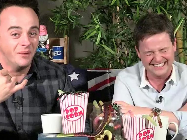 Favourite links: Tom Hanks calls Dec!